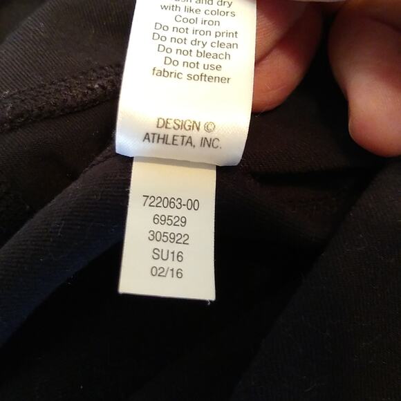 ATHLETA Mind Over Mat Capri Leggings Black Size Small - Picture 9 of 9